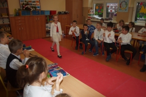 2018 11 09 Patriotyczny pokaz mody