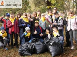 2019 10 30 Sprzątanie cmentarza 5B