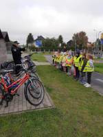 2021 09 23  Pierwszaki poznają zasady ruchu drogowego