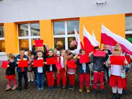 2022 11 10 Szkoła do hymnu