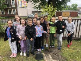 2023 05 24 W zgodzie z naturą - z kościoła do szkoły