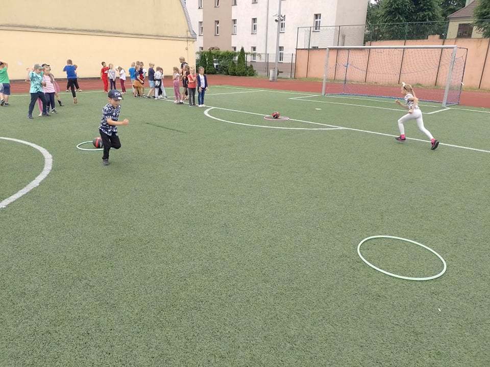 355194760_1954237918263308_3517409896032195798_n