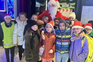 2024 12 06 Klasy I-III świętują Mikołajki