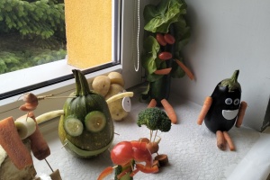 2025 10 23 Ludziki z warzyw i owoców w I c